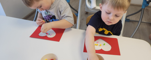 Serduszkowe wyklejanki