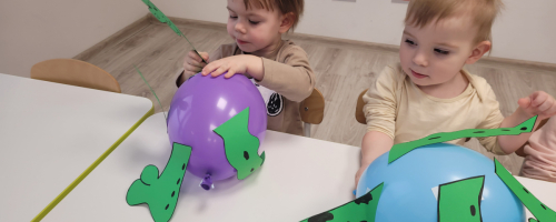 Dinozaury z balonów