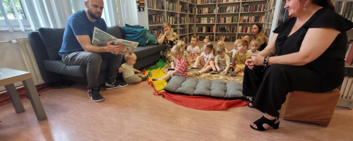 "Tata też czyta" - wizyta w bibliotece